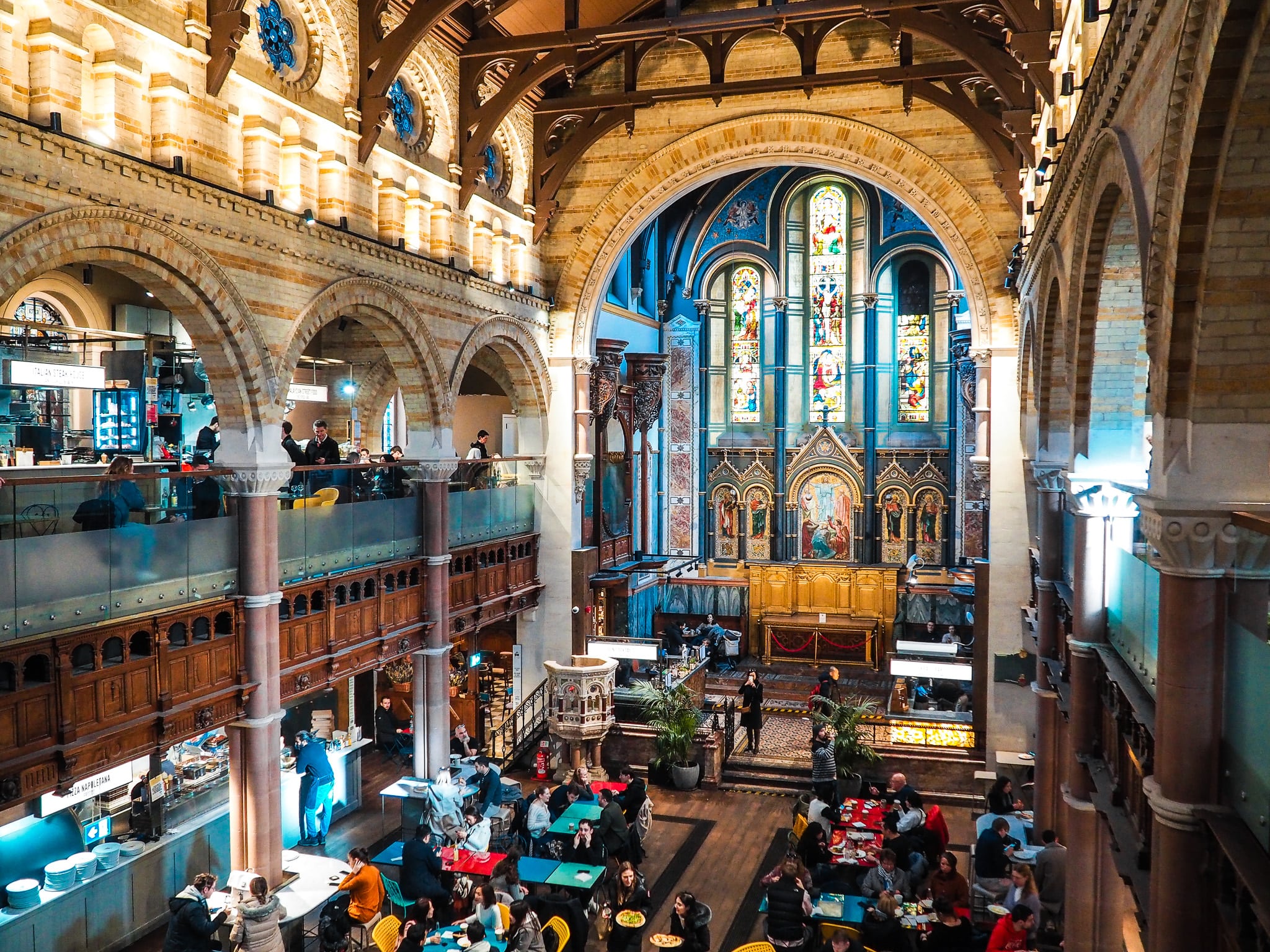 londres-mercato-mayfair-foodcourt